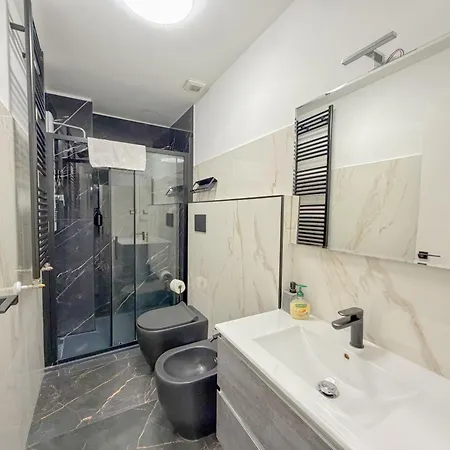 Loft4 Porta Venezia- Centro M1 Apartment *