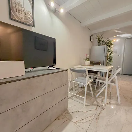 Apartment Loft4 Porta Venezia- Centro M1